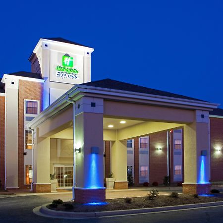 Holiday Inn Express Prince Frederick, An Ihg Hotel Exterior photo